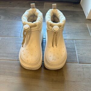 Croc Stomp Puff Boots